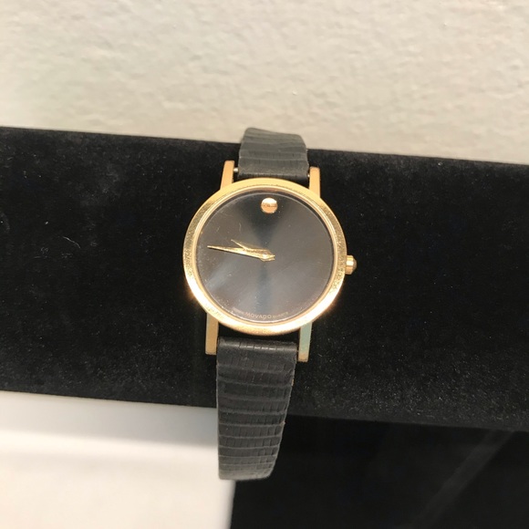 🎉HP🎉Movado Museum ladies watch yellow gold - Picture 7 of 13